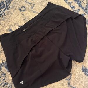 Lululemon size 10 Black Speed up mid rise short 4”